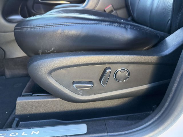 Used 2019 Lincoln MKC Select w/ Select Plus Package AWD/4WD image 14