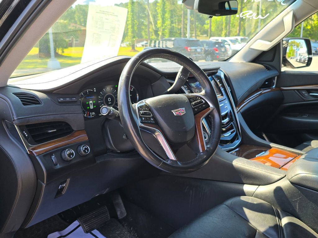 Used 2017 Cadillac Escalade Premium Luxury AWD/4WD image 13