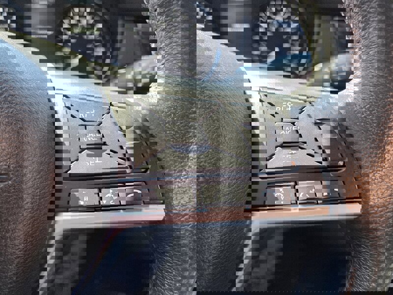 Used 2017 Nissan Rogue SL w/ SL Premium Package image 16