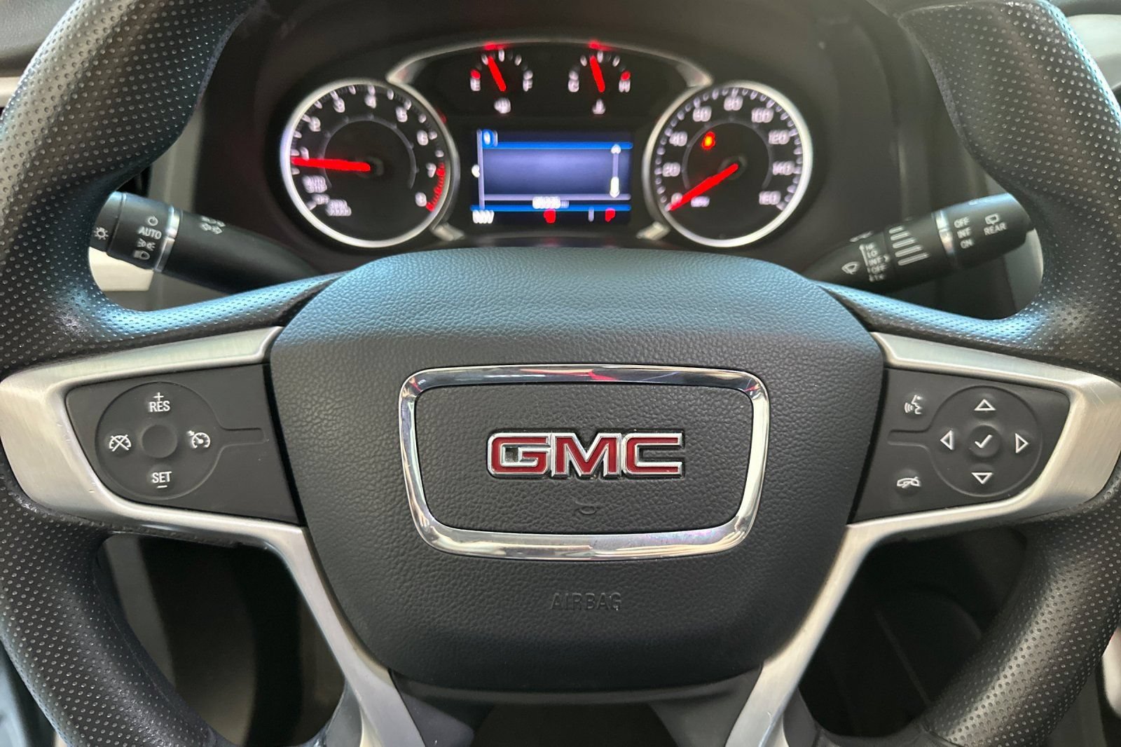 Used 2021 GMC Acadia SLE FWD image 27
