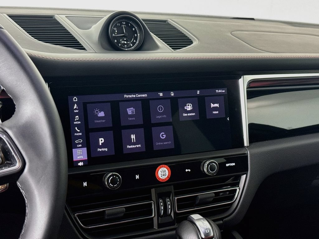 Certified 2026 Porsche Macan AWD/4WD image 15