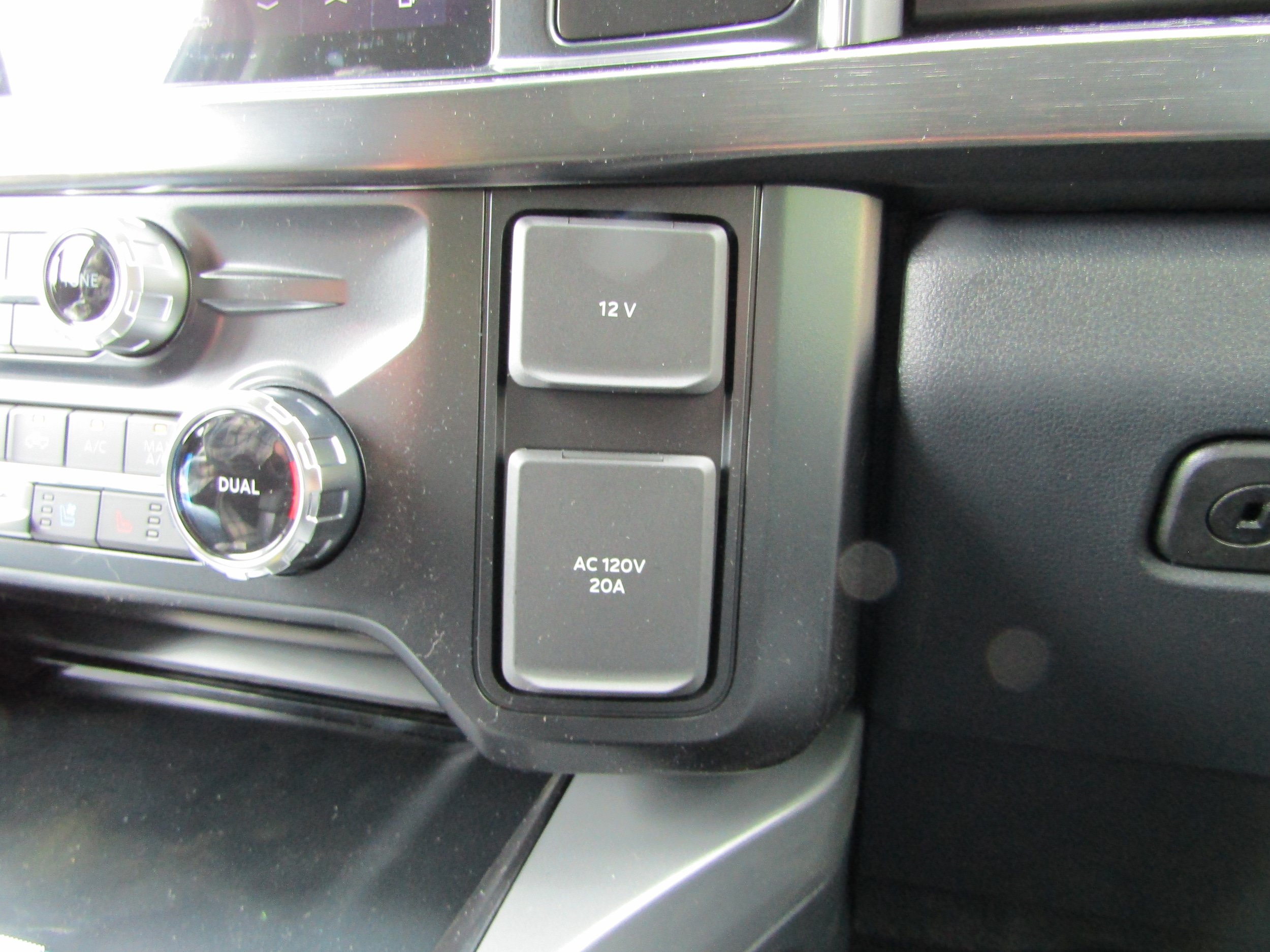 New 2026 Ford F250 Lariat w/ Lariat Premium Package AWD/4WD image 31