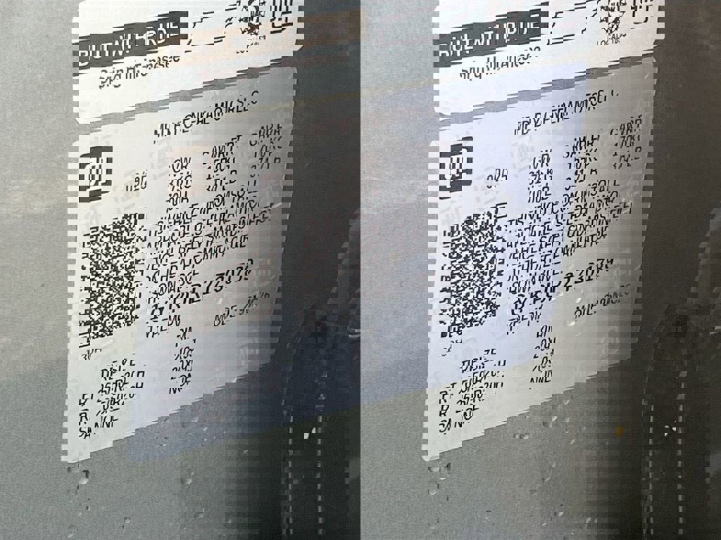 New 2026 Cadillac Lyriq Sport w/ LPO, Floor Liner Package image 33