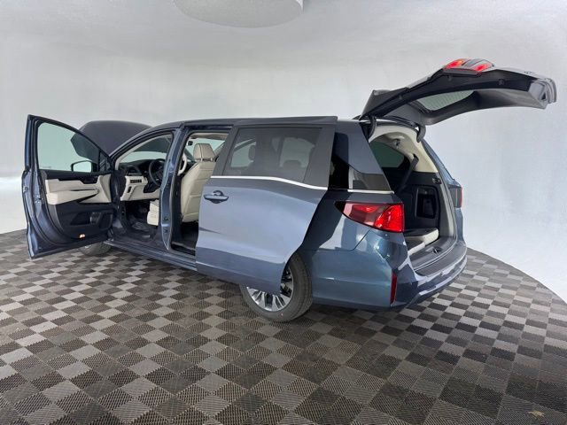 Certified 2026 Honda Odyssey Touring image 21