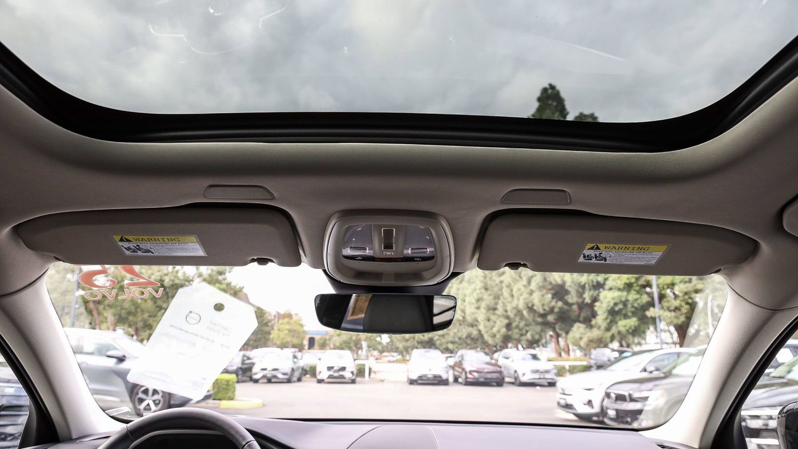 Used 2025 Volvo XC60 B5 Plus image 16