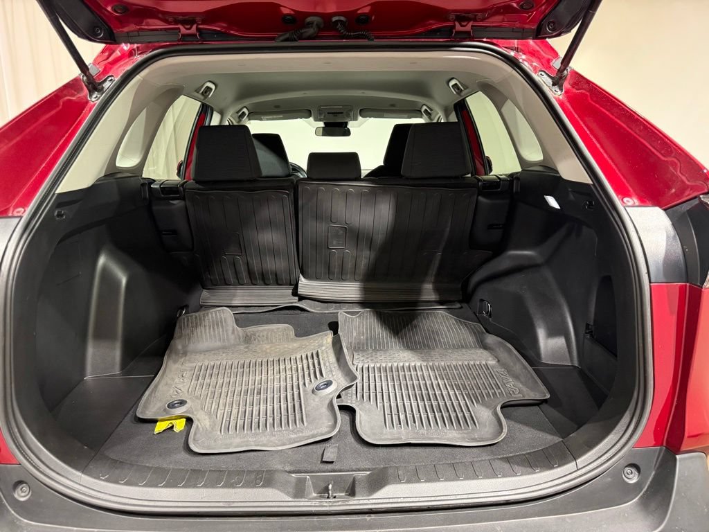 Certified 2023 Toyota RAV4 LE AWD/4WD image 11