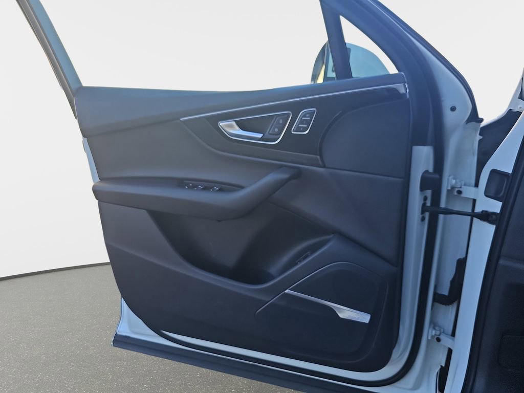 Used 2018 Audi Q7 3.0T Premium Plus w/ Premium Plus Package image 31