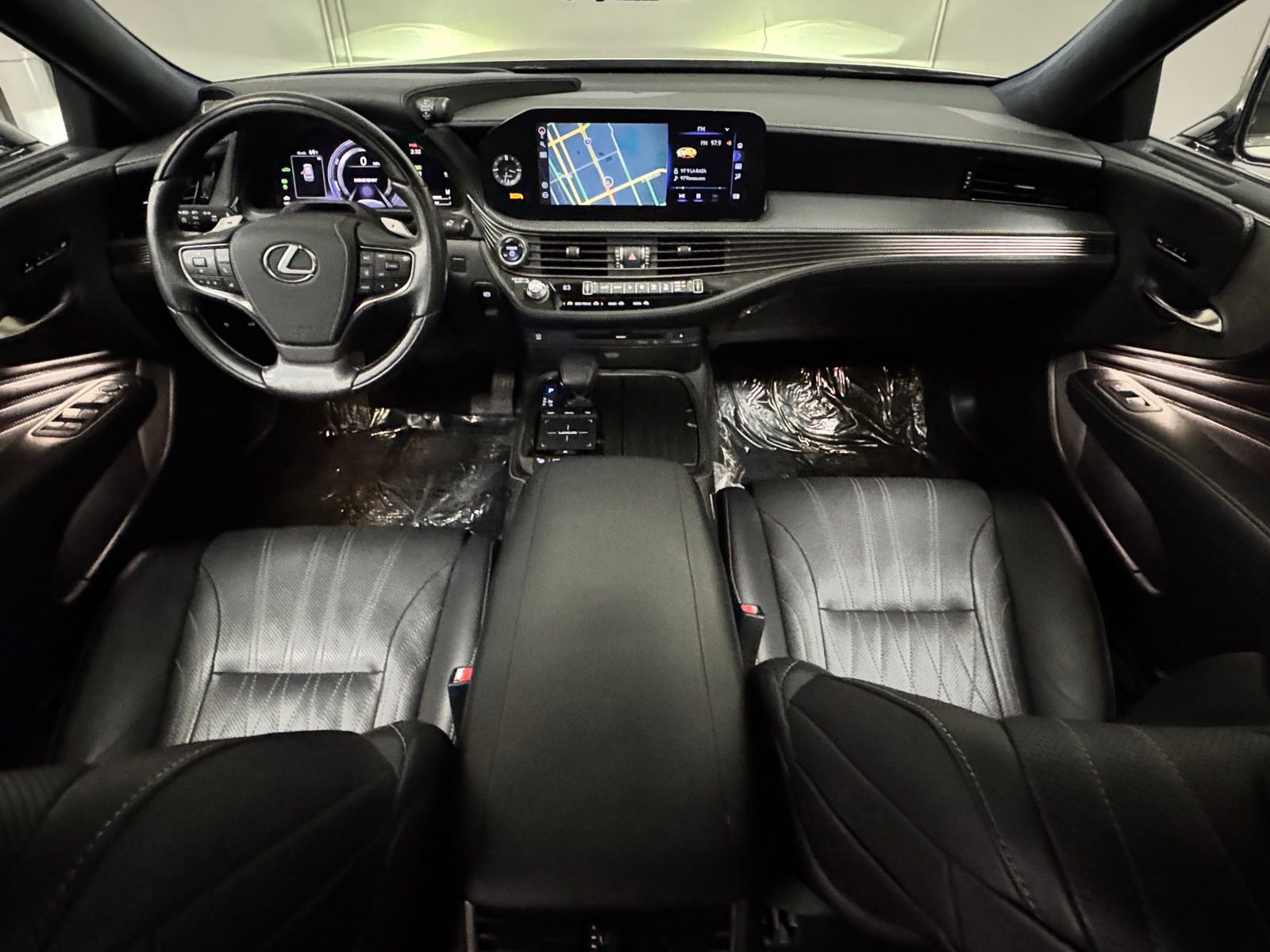 Used 2022 Lexus LS 500h AWD w/ Luxury Package image 38