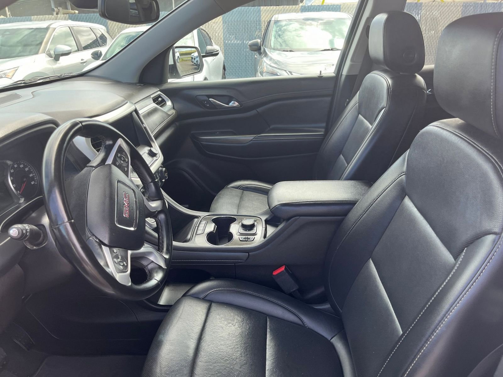 Used 2023 GMC Acadia SLT image 28