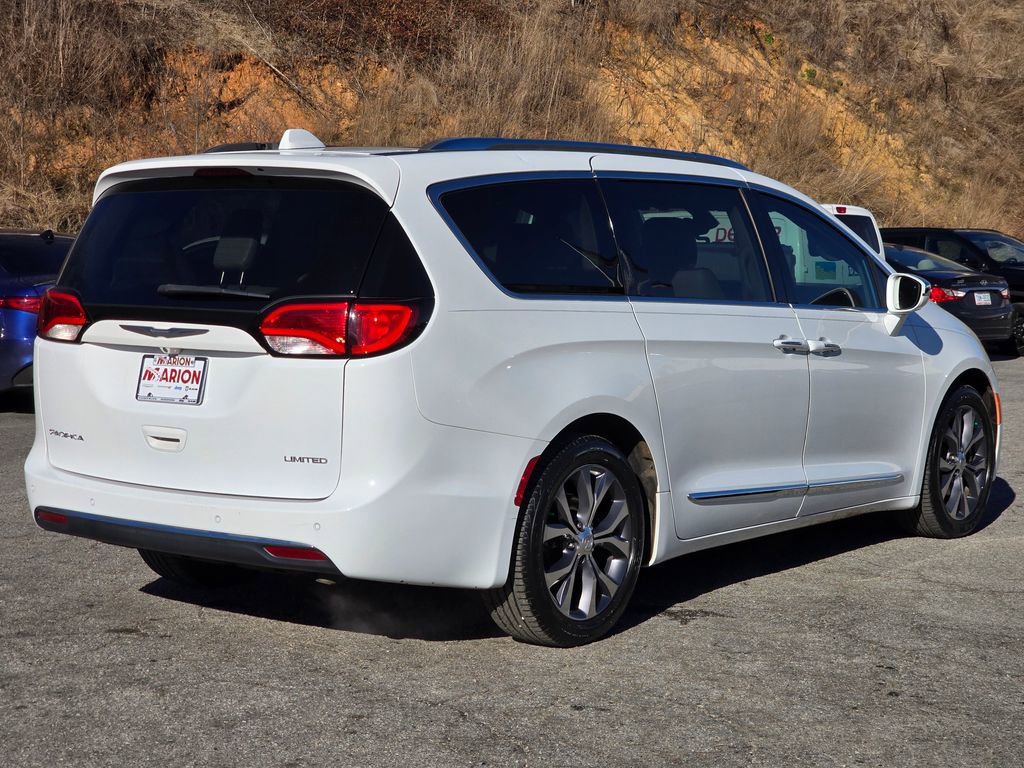 Used 2017 Chrysler Pacifica Limited w/ Tire & Wheel Group image 18
