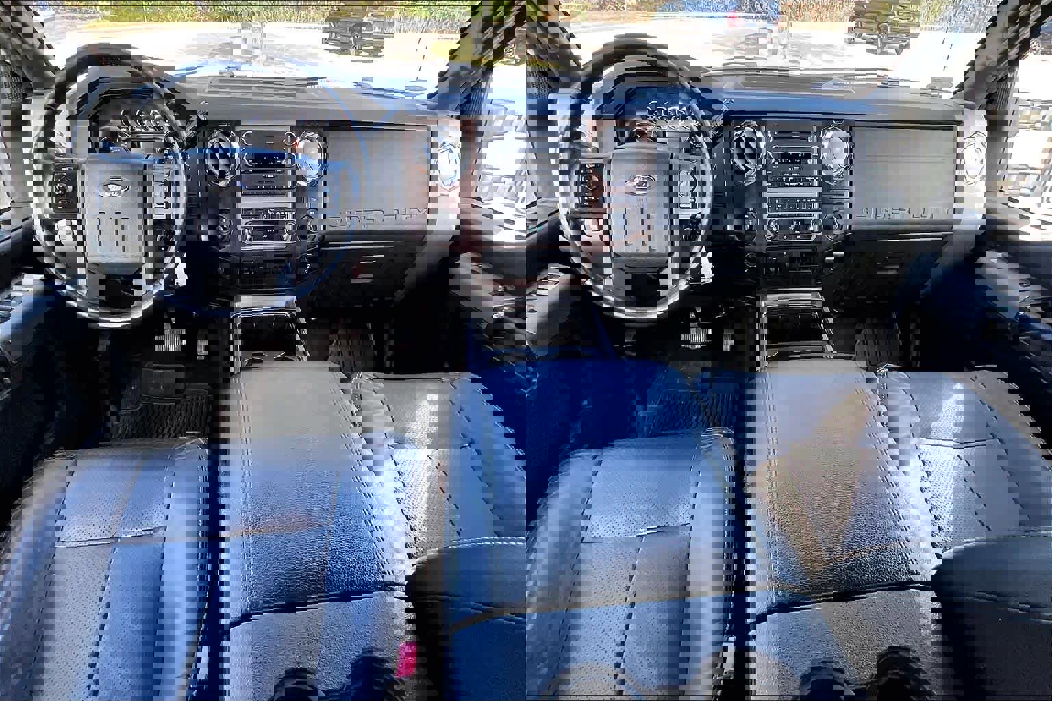 Used 2012 Ford F350 Lariat image 16