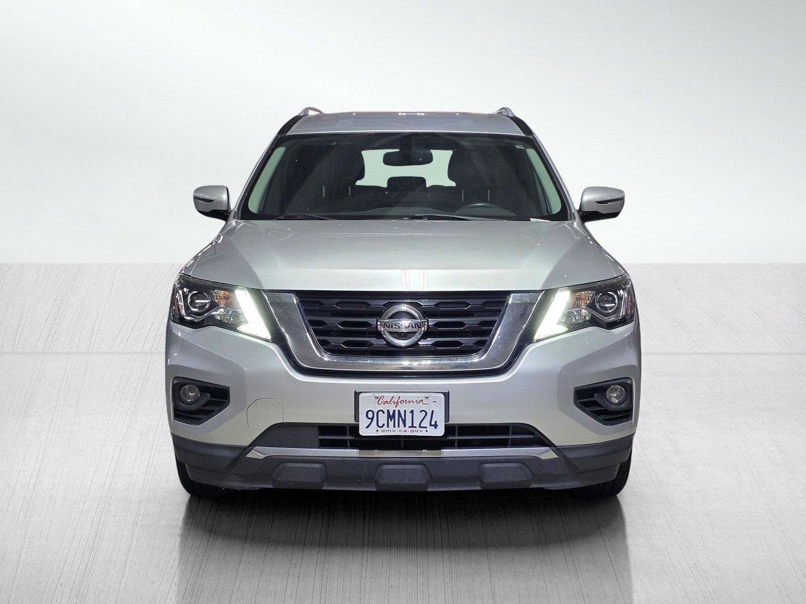 Used 2019 Nissan Pathfinder SL FWD image 2
