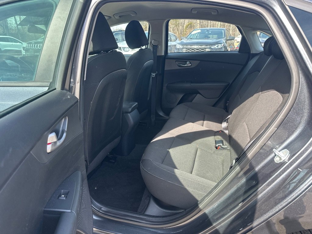 Used 2021 Kia Forte LXS image 12