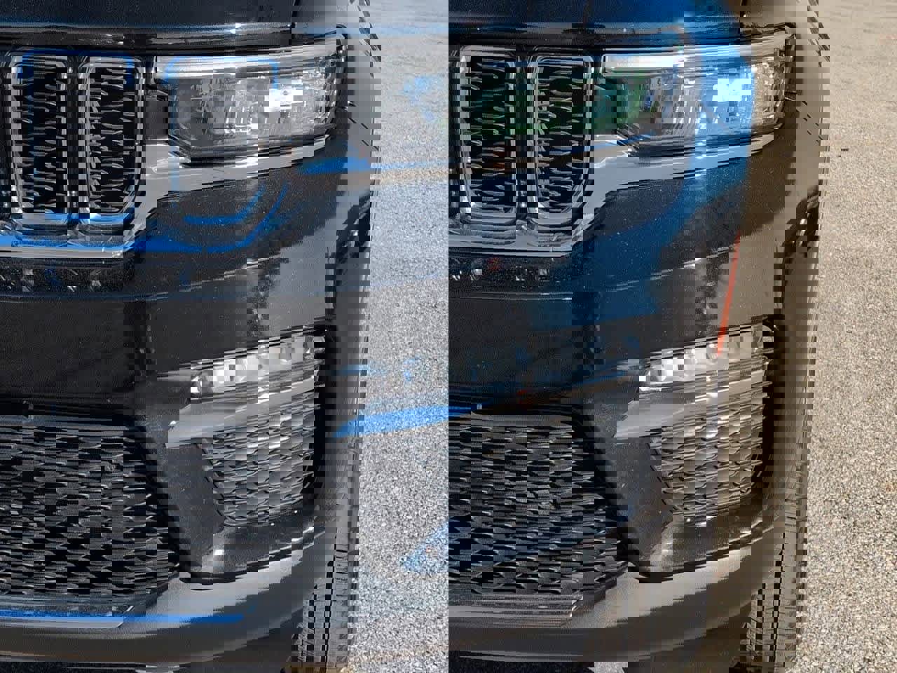 Used 2022 Jeep Grand Cherokee Limited image 10