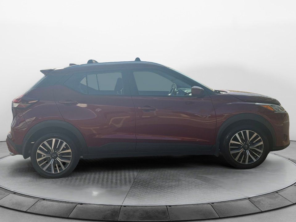 Used 2022 Nissan Kicks SV w/ Interior Electronics Package FWD image 8