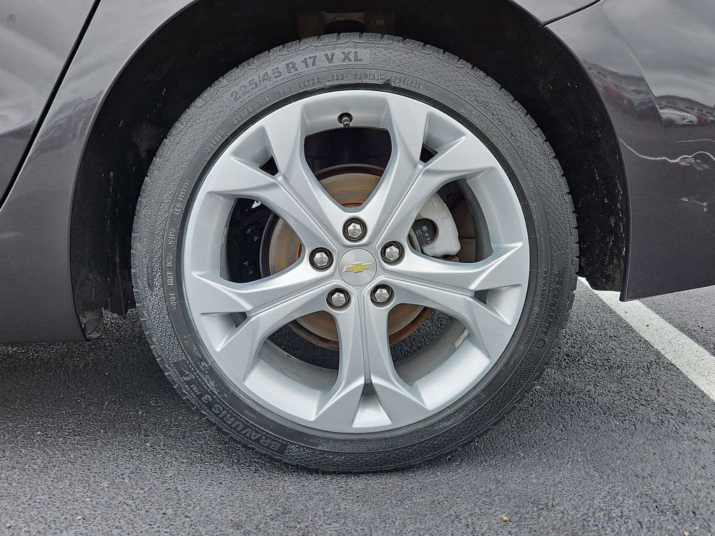 Used 2017 Chevrolet Cruze Premier FWD image 32