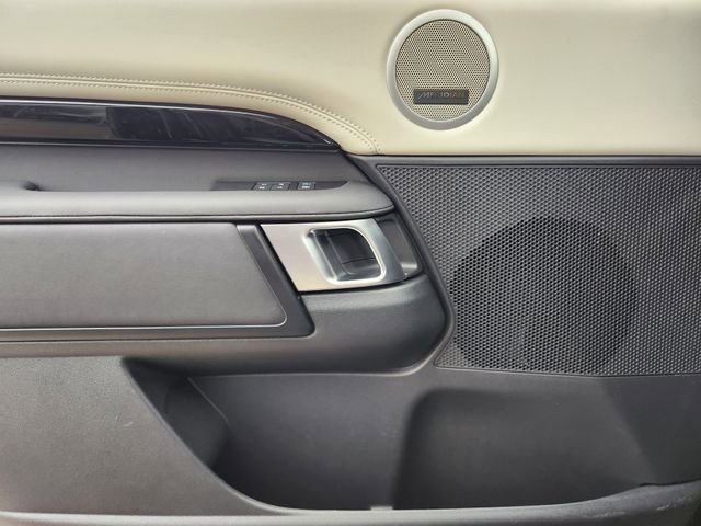 Used 2025 Land Rover Discovery S image 22
