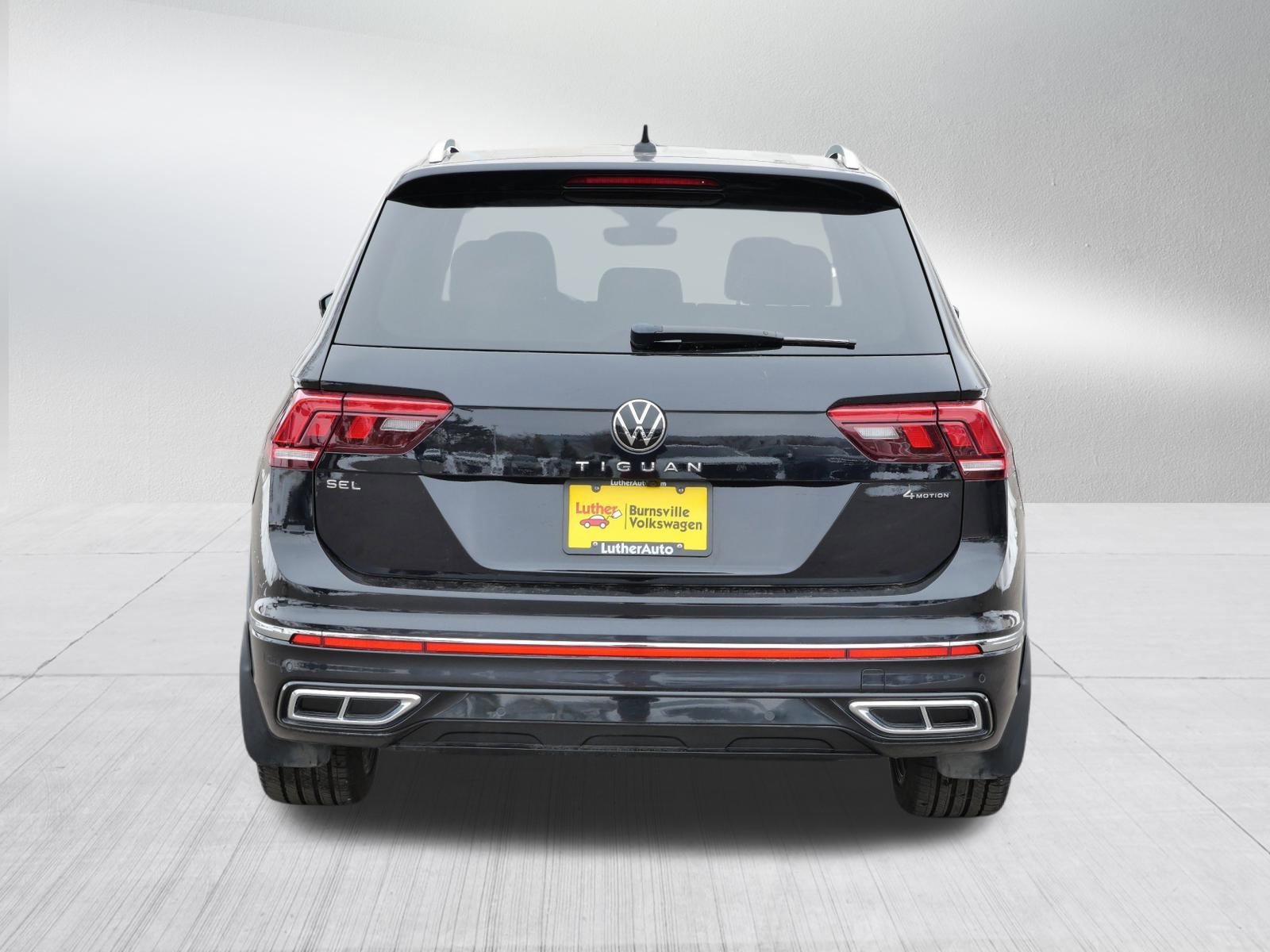 Certified 2022 Volkswagen Tiguan SEL R-Line image 6