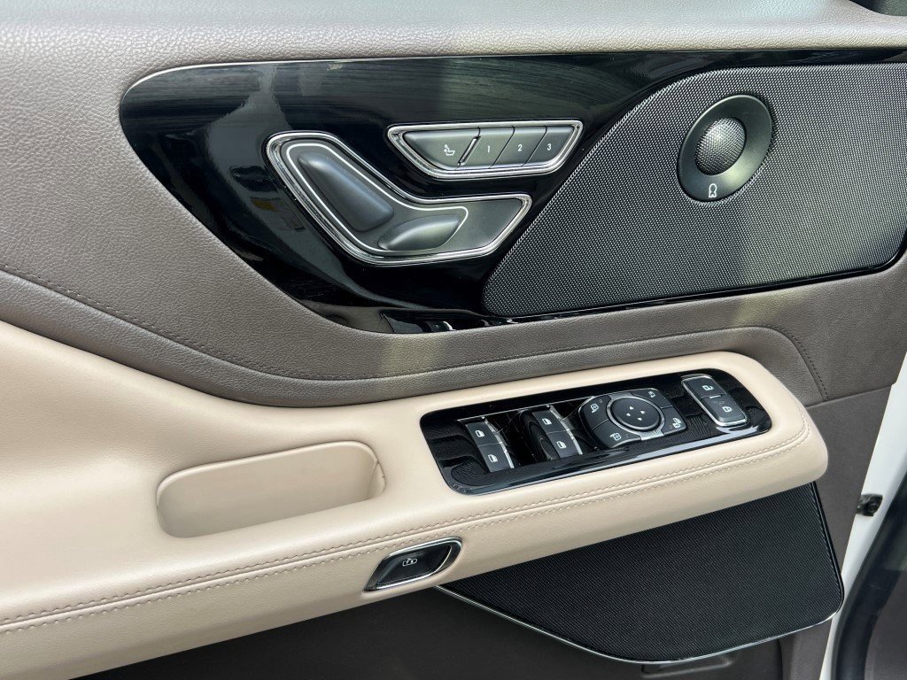 Certified 2022 Lincoln Aviator Reserve w/ Equipment Group 201A image 19