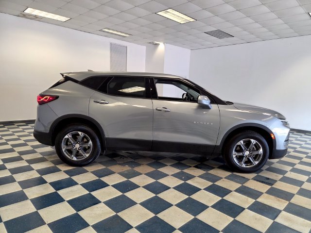 Used 2025 Chevrolet Blazer LT AWD/4WD image 8