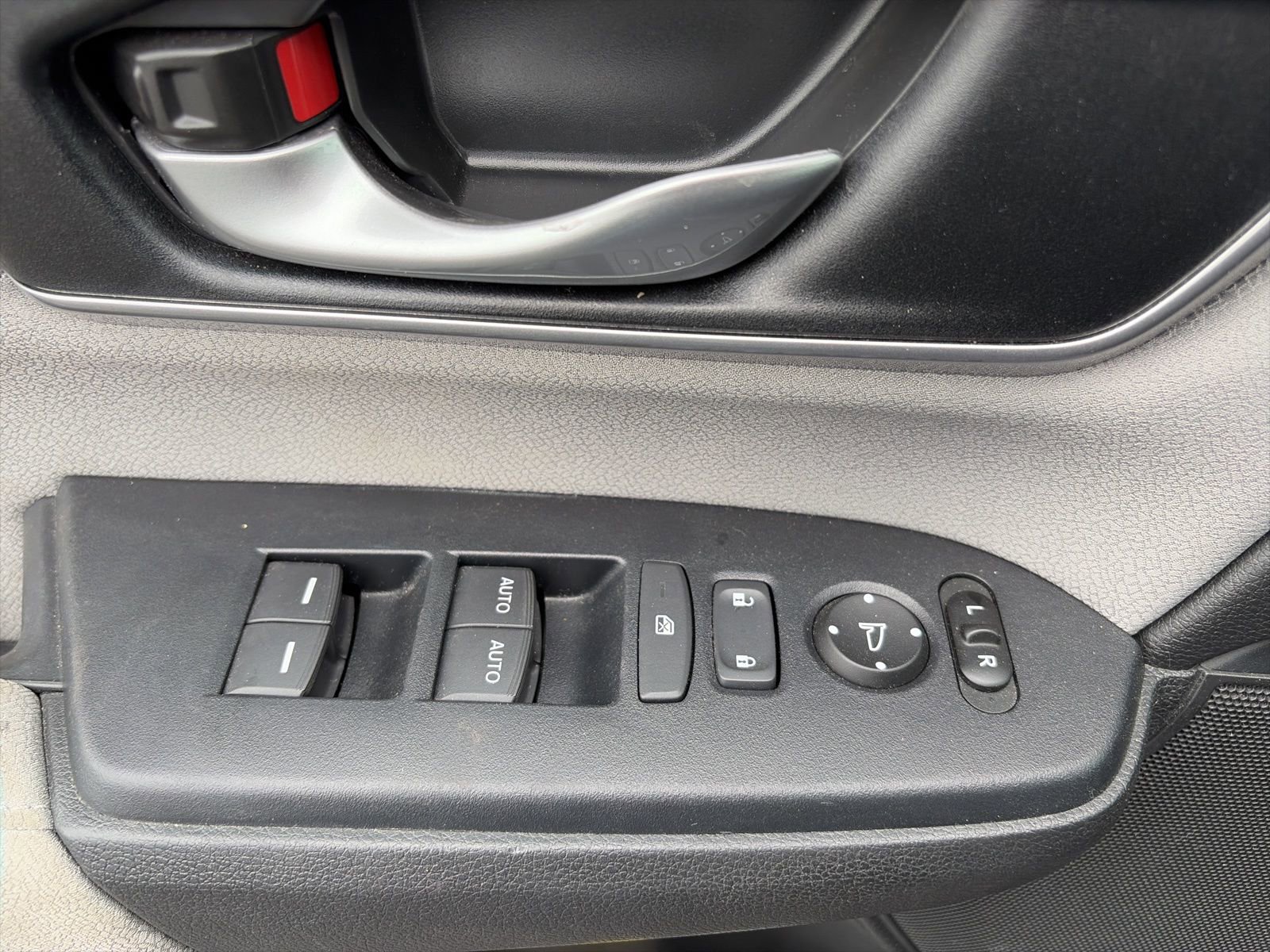 Used 2018 Honda CR-V EX image 17