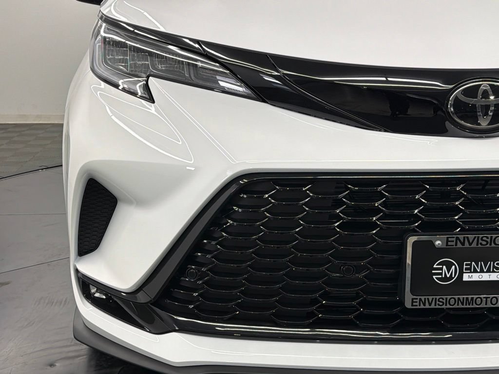 Certified 2026 Toyota Sienna XSE FWD image 9
