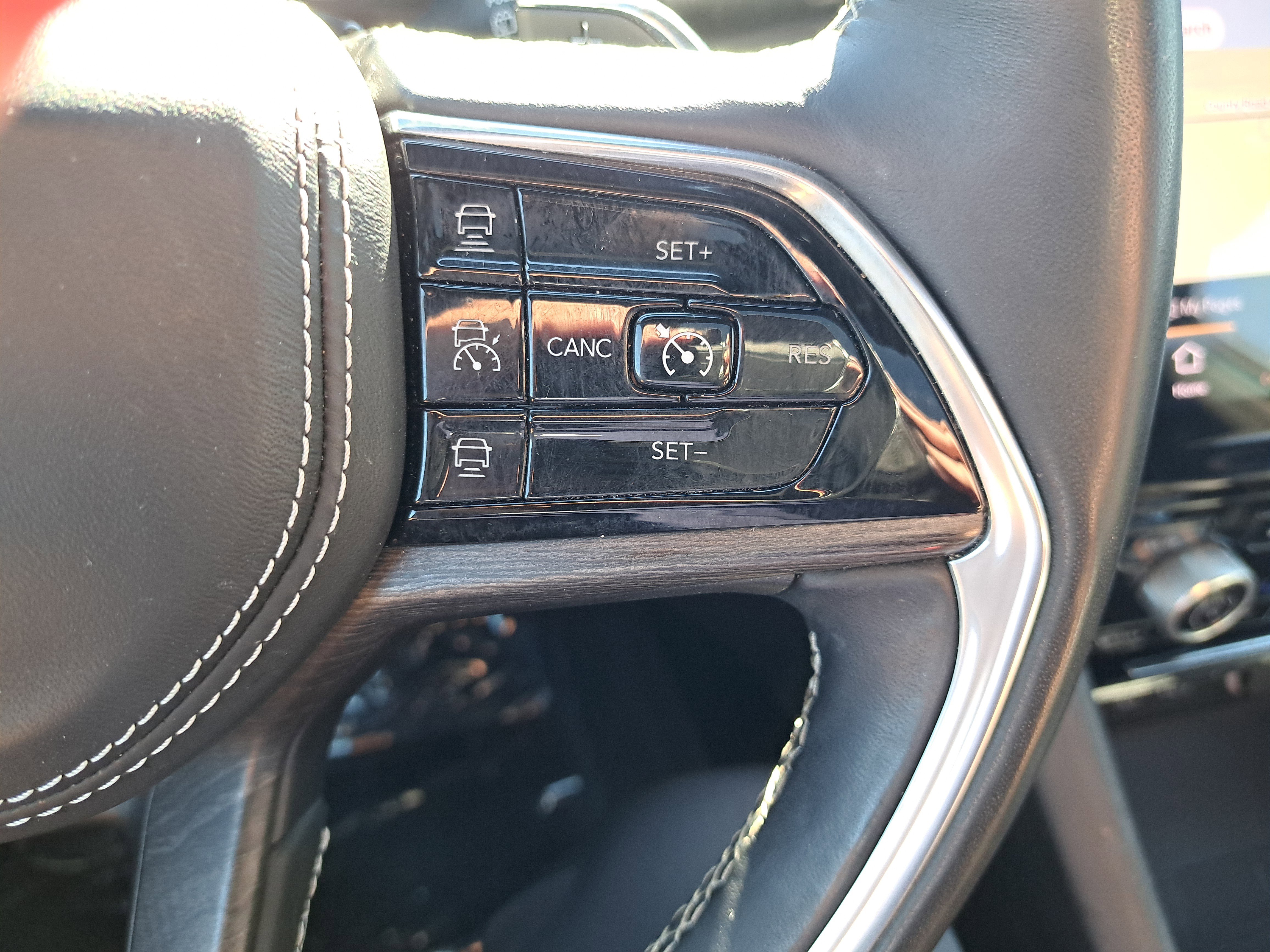 Used 2021 Jeep Grand Cherokee L Overland w/ Luxury Tech Group IV image 21