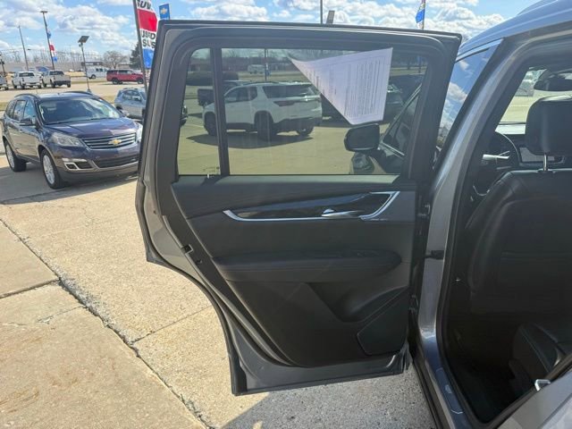 Used 2025 Cadillac XT6 Premium Luxury image 13