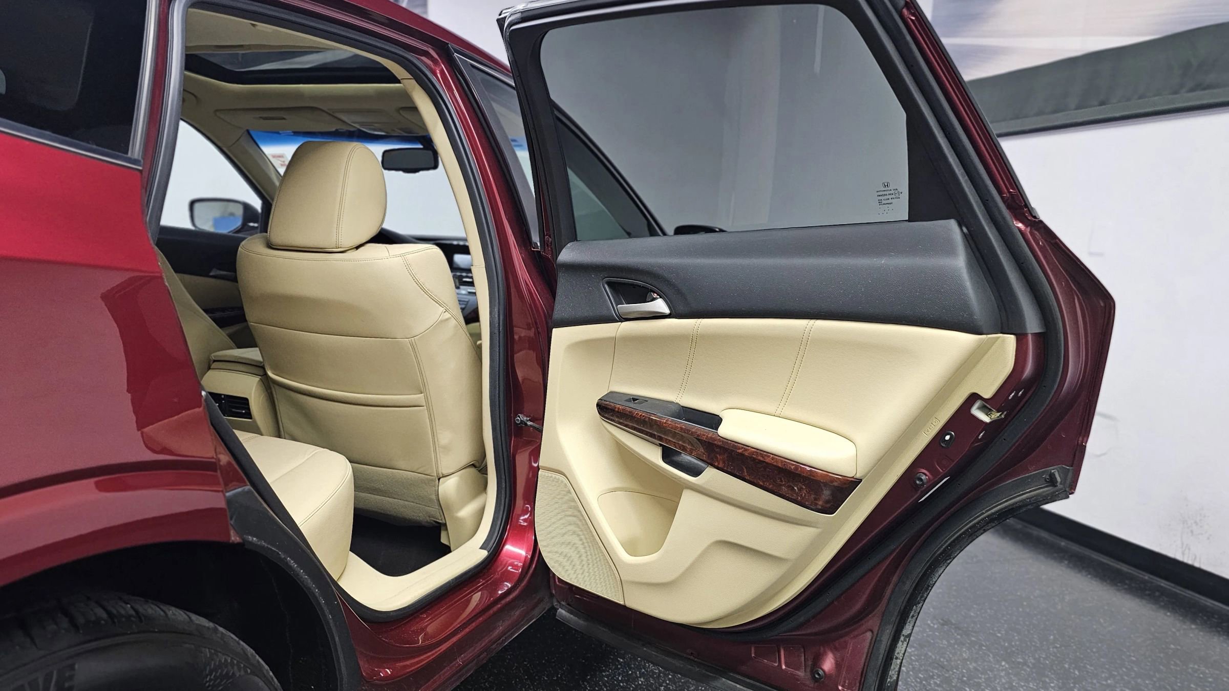 Used 2010 Honda Crosstour EX-L image 39