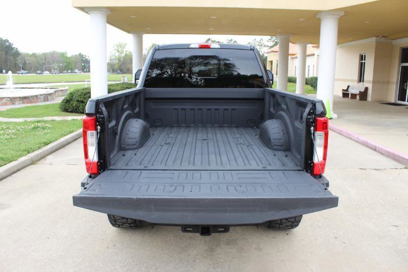 Used 2017 Ford F250 Lariat w/ FX4 Off-Road Package image 20