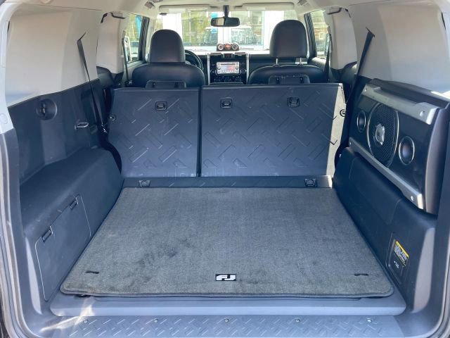 Used 2014 Toyota FJ Cruiser 4WD w/ Upgrade Package image 33