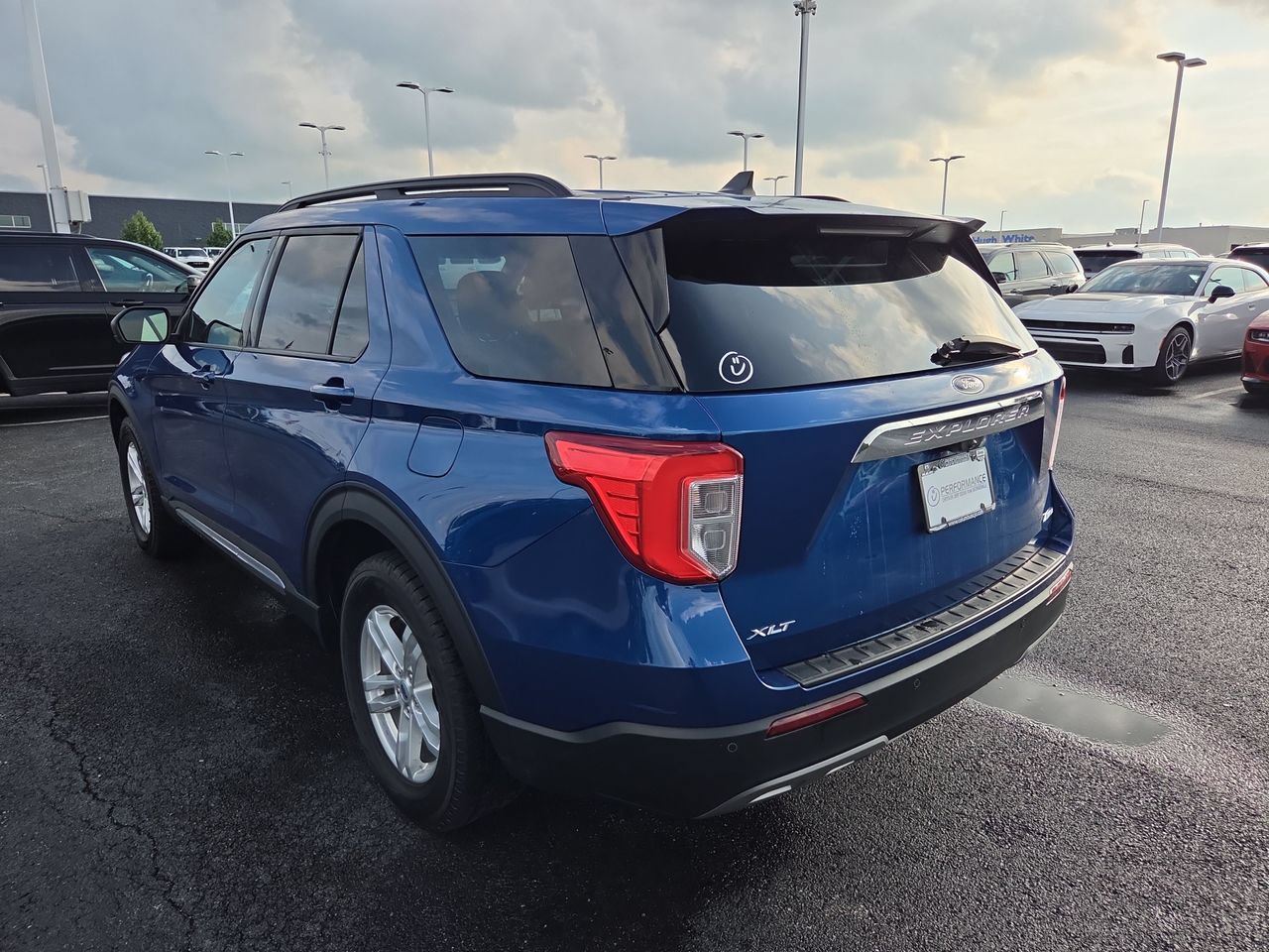 Used 2022 Ford Explorer XLT AWD/4WD image 5