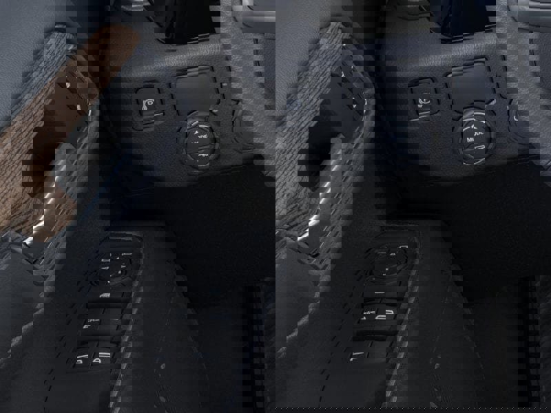 Used 2025 Chevrolet Silverado 1500 LT image 60