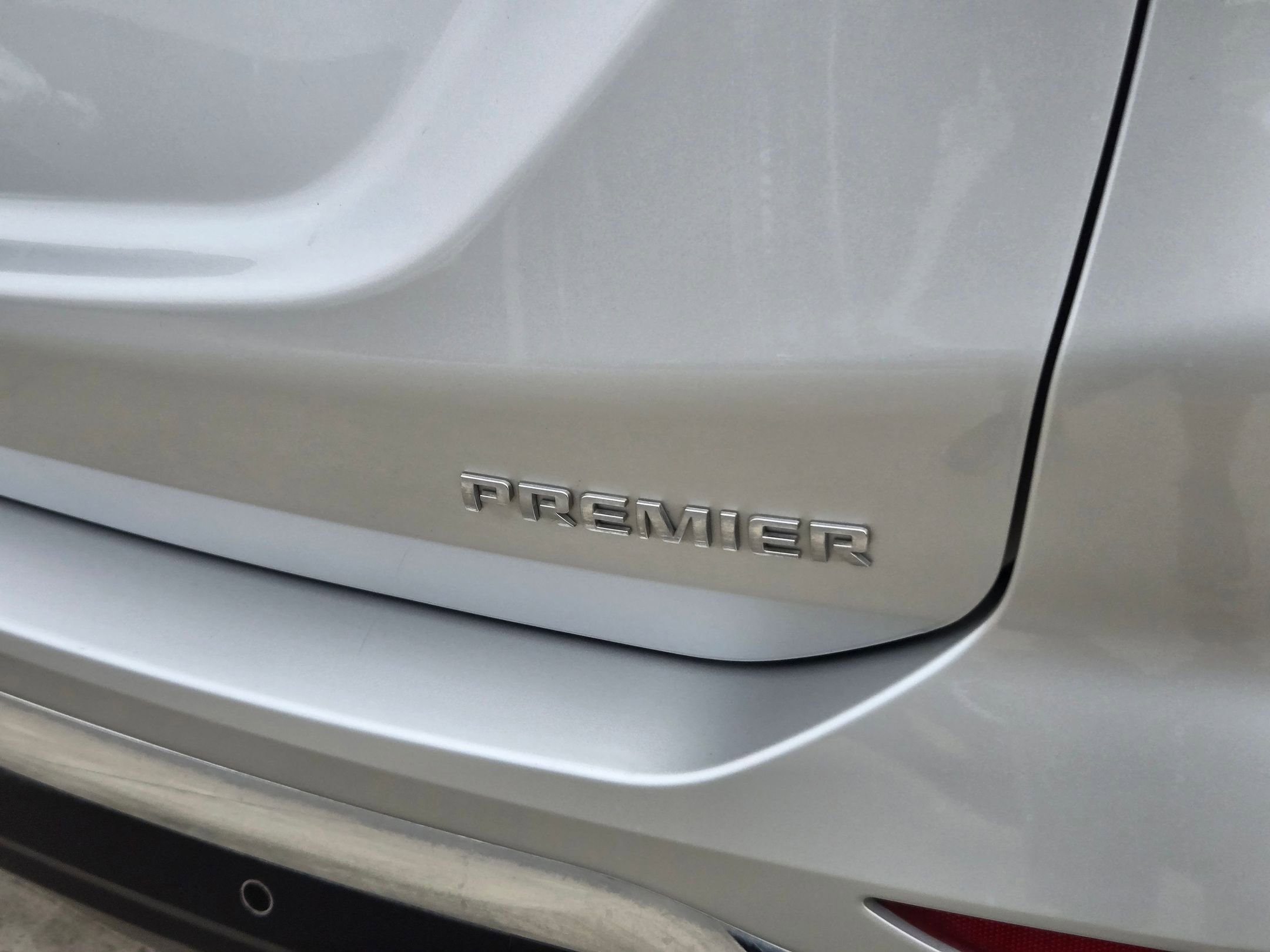 Used 2019 Chevrolet Equinox Premier FWD image 9