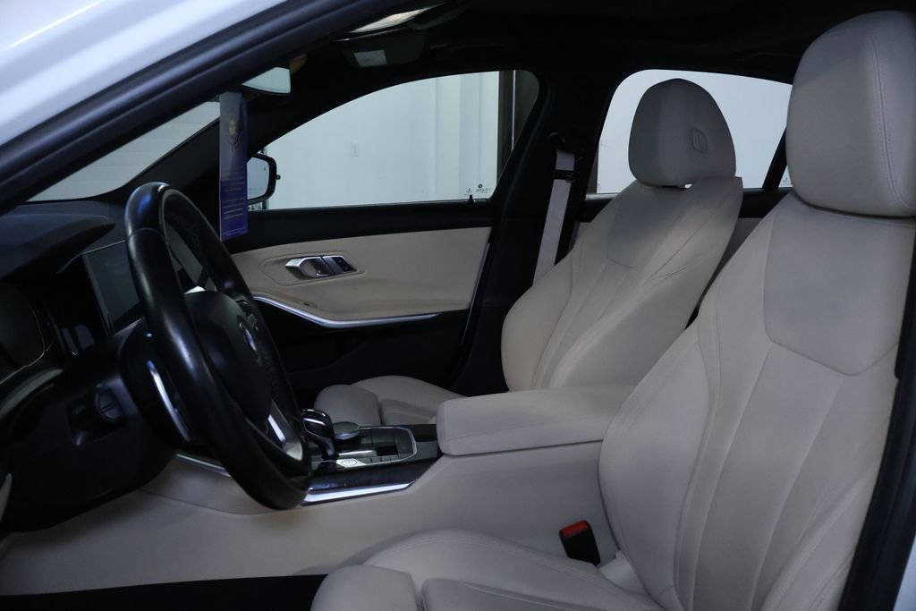 Used 2021 BMW 330i xDrive Sedan w/ Convenience Package image 15