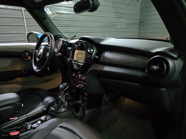 Used 2017 MINI Cooper Convertible image 12