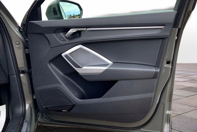 Used 2023 Audi Q3 2.0T Premium Plus w/ Premium Plus Package image 27