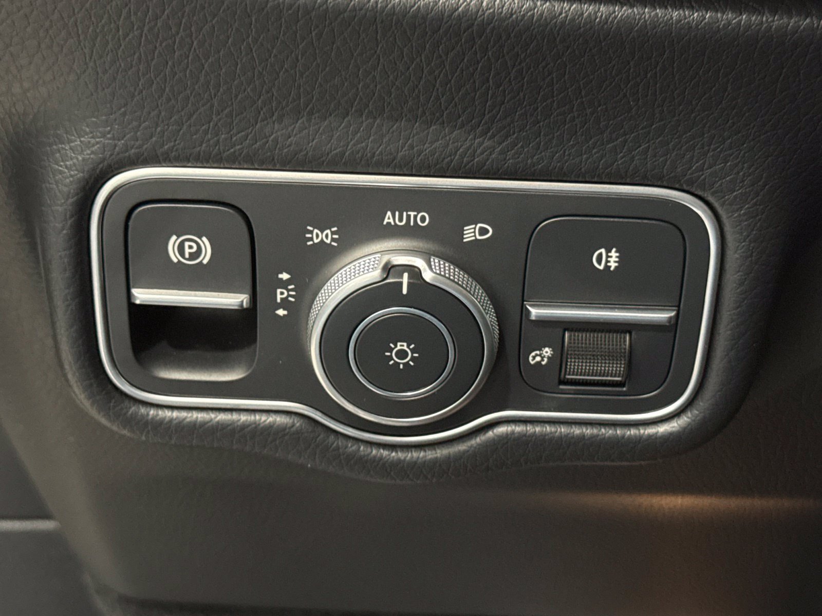 Used 2026 Mercedes-Benz G 550 image 23