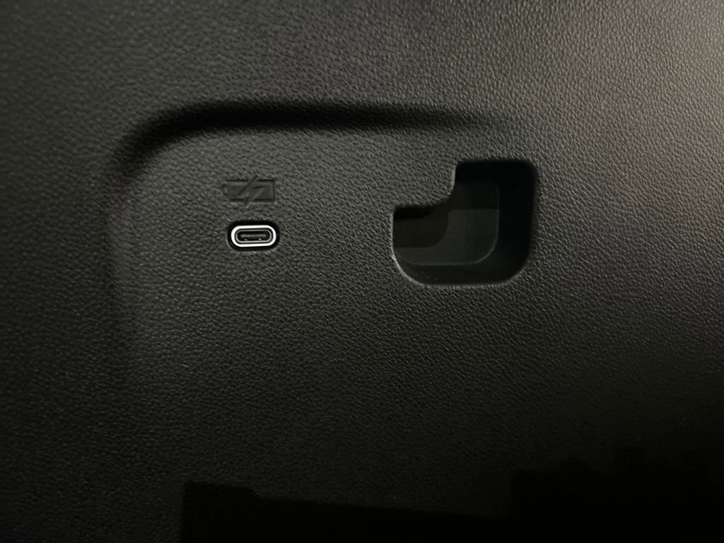 Used 2024 Chevrolet Traverse LT image 34