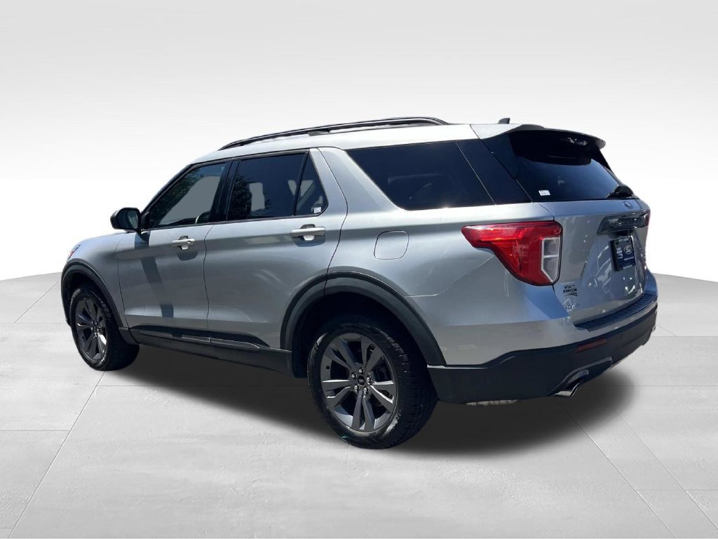 Certified 2021 Ford Explorer XLT w/ Equipment Group 202A AWD/4WD image 8