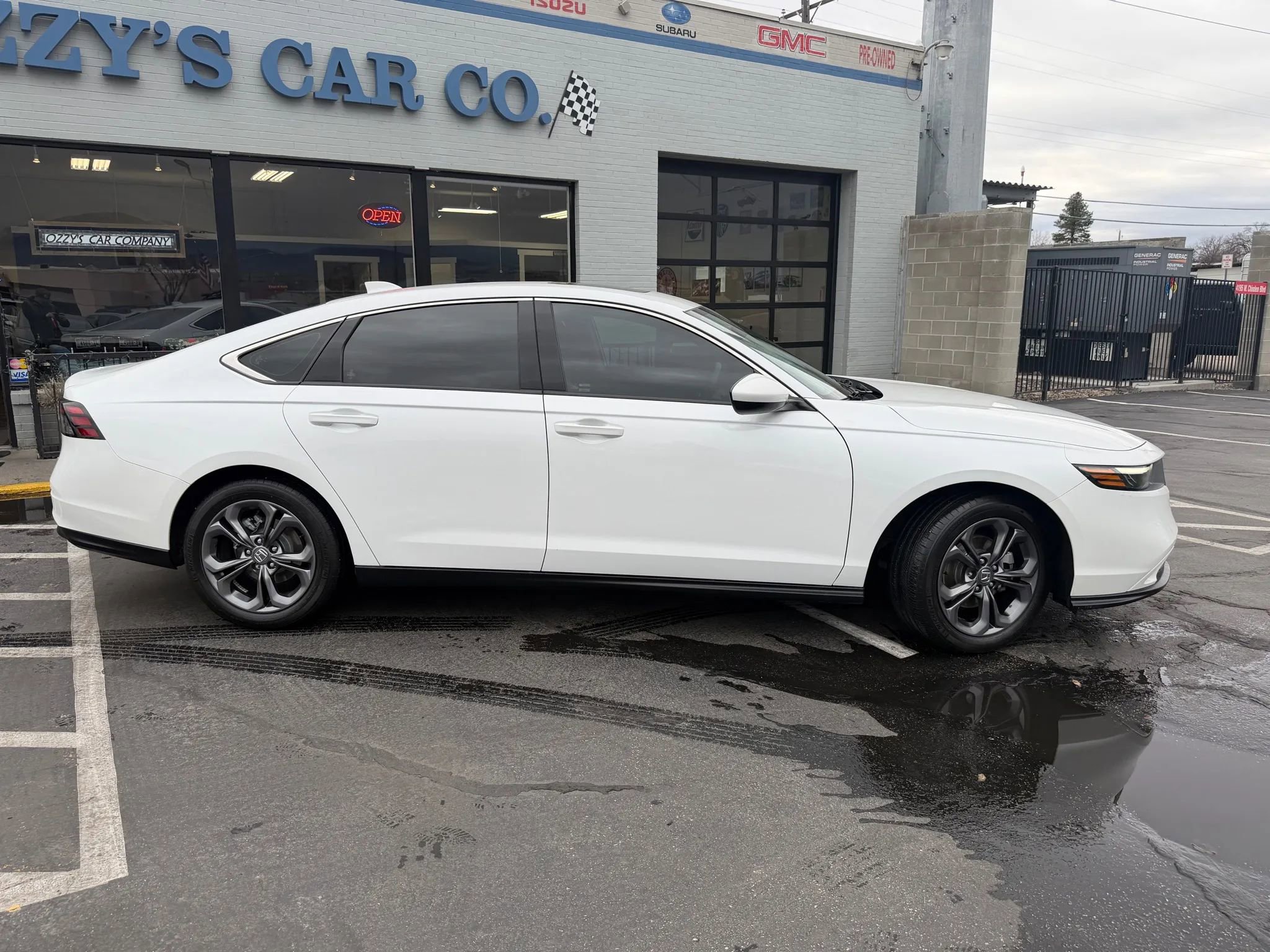 Used 2023 Honda Accord EX image 2