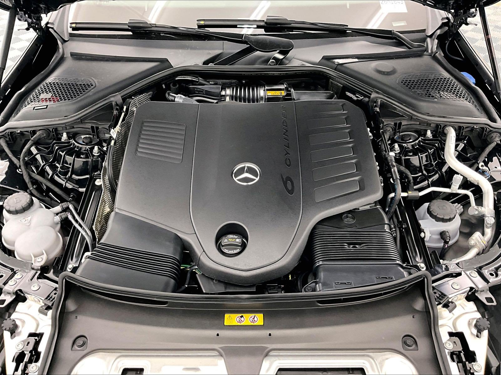New 2026 Mercedes-Benz E 450 4MATIC Sedan image 9