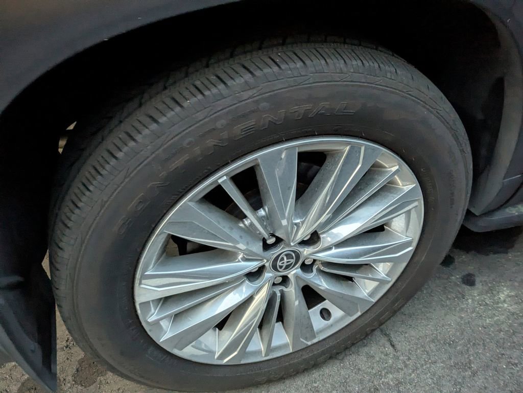 Used 2024 Toyota Grand Highlander Platinum image 9