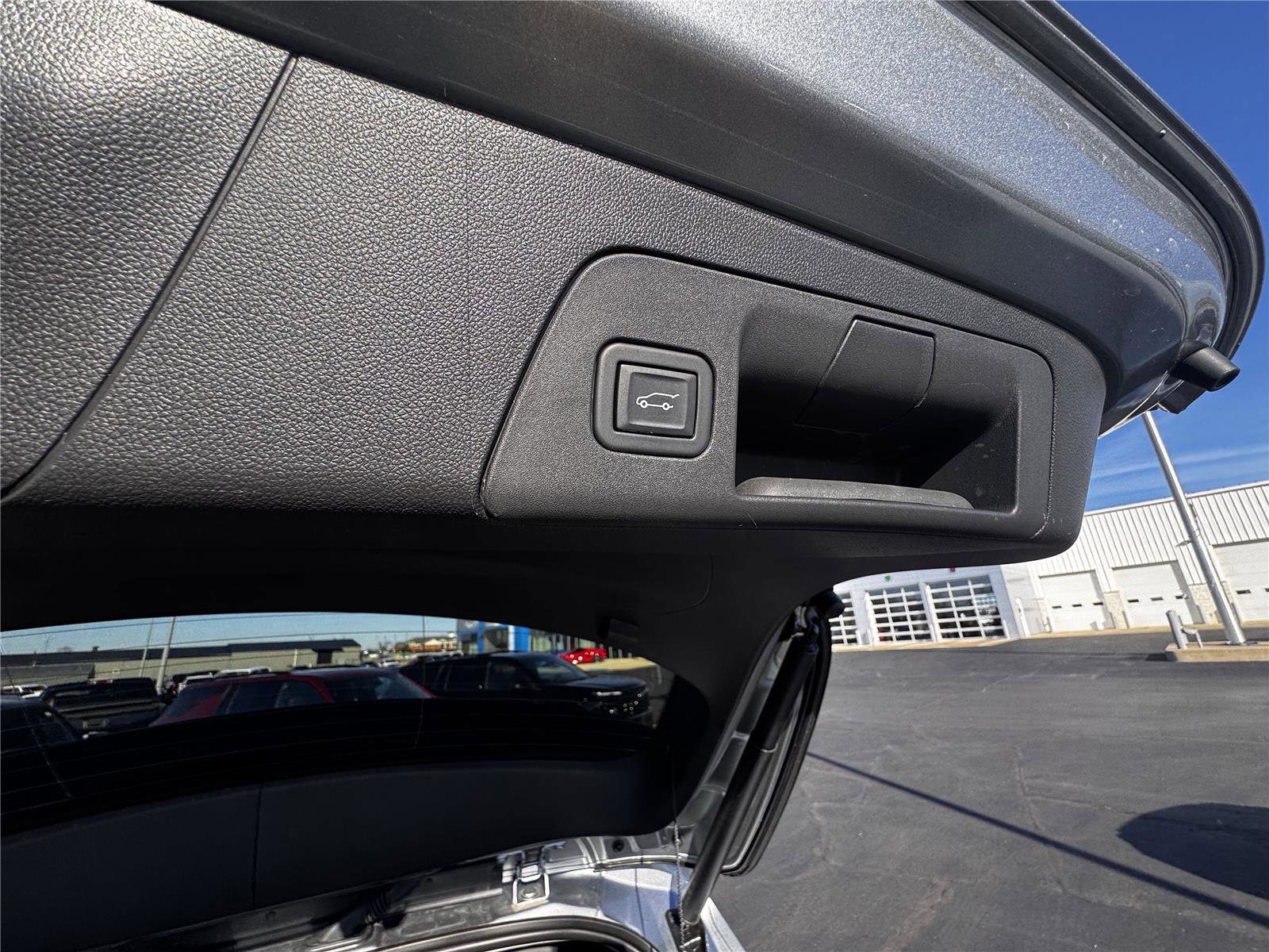 Used 2023 Buick Envision Preferred w/ Sport Touring Package AWD/4WD image 9