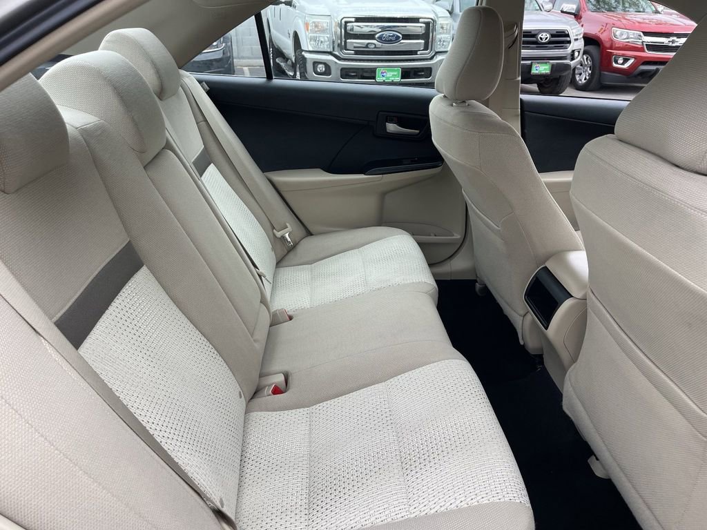 Used 2013 Toyota Camry LE image 14