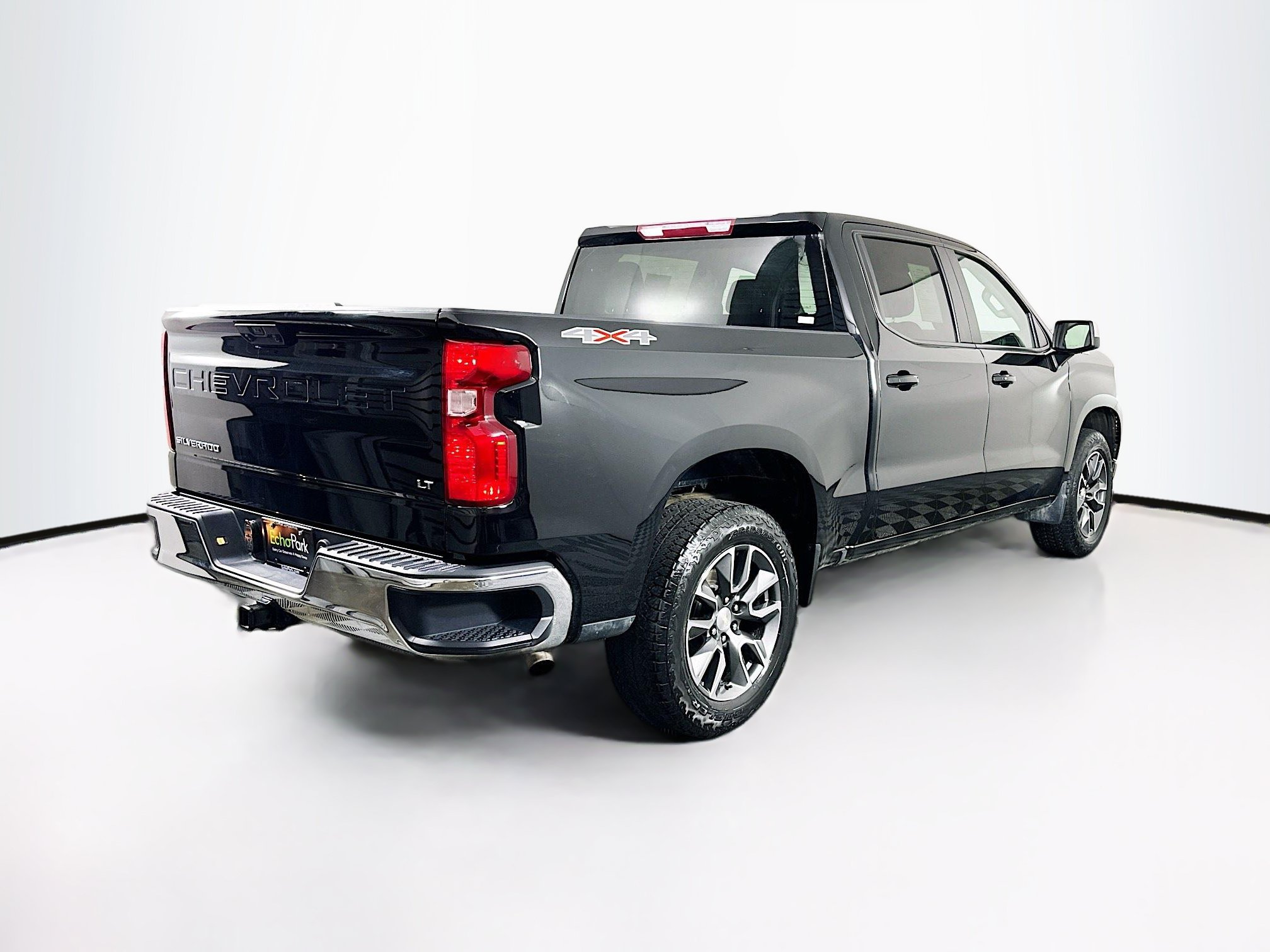 Used 2023 Chevrolet Silverado 1500 LT AWD/4WD image 9
