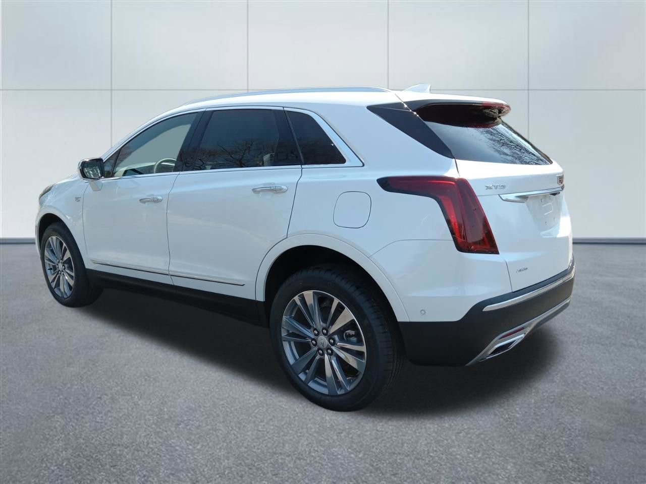 New 2026 Cadillac XT5 Premium Luxury image 3