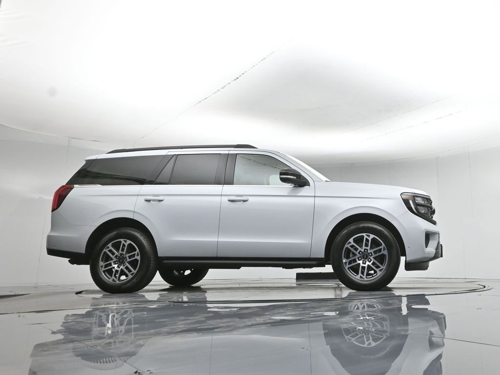 Certified 2025 Ford Expedition Active image 52