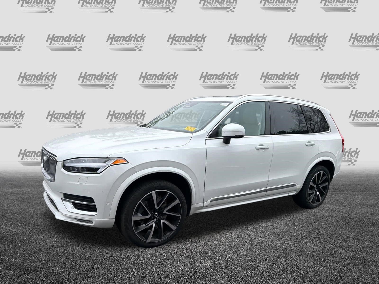 Used 2023 Volvo XC90 B5 Plus w/ Protection Package Premier image 9