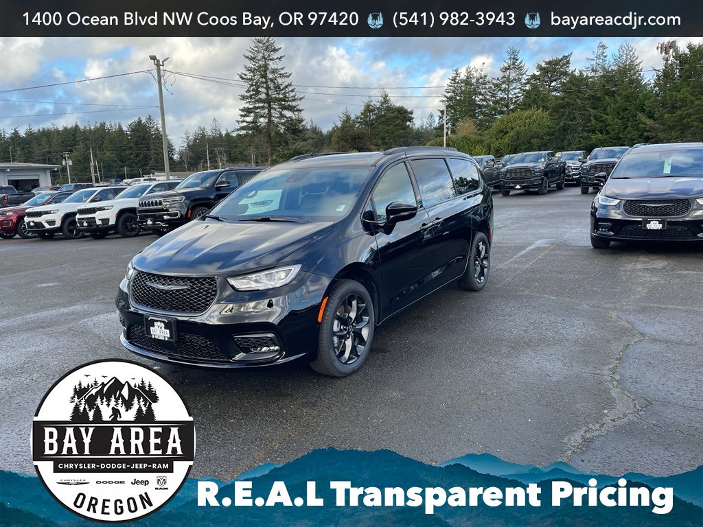 New 2026 Chrysler Pacifica Select w/ S Appearance Package